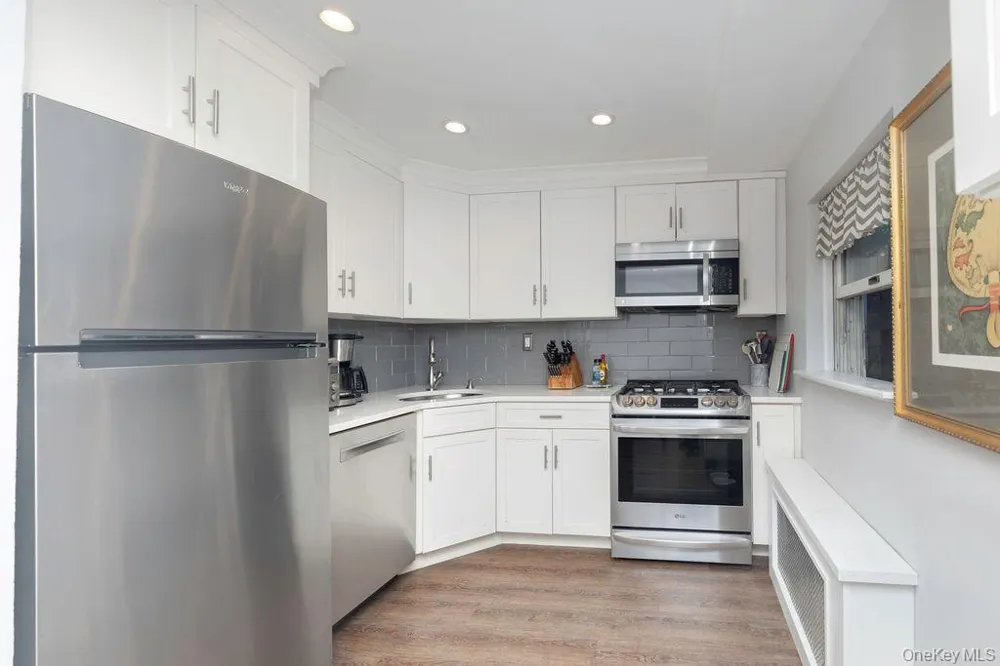 15 LEEWOOD CIRCLE #1R Eastchester, NY 10709