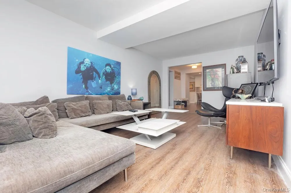 15 LEEWOOD CIRCLE #1R Eastchester, NY 10709