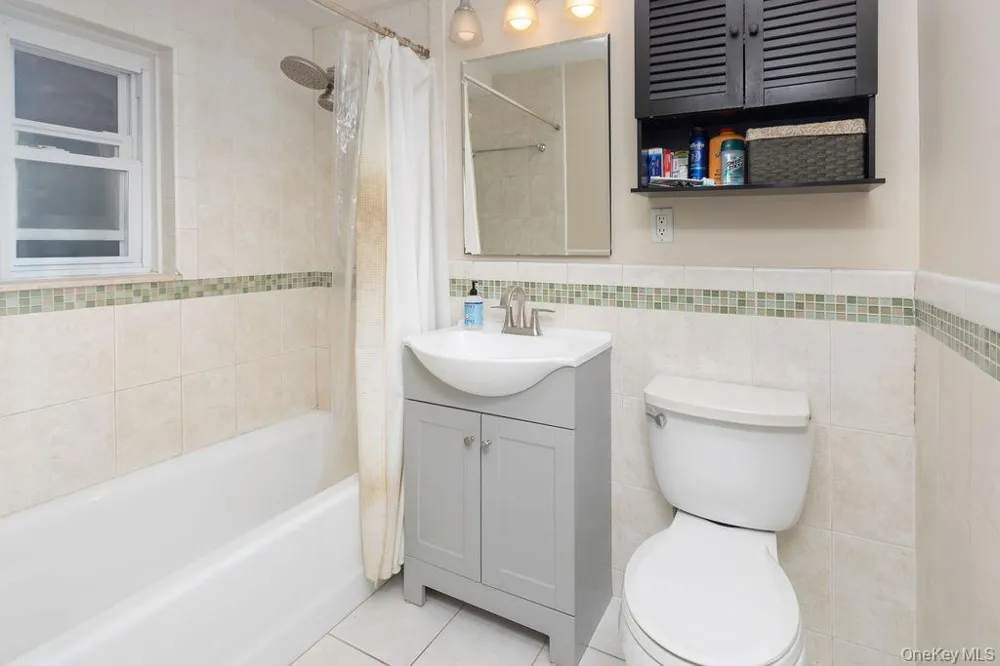 15 LEEWOOD CIRCLE #1R Eastchester, NY 10709