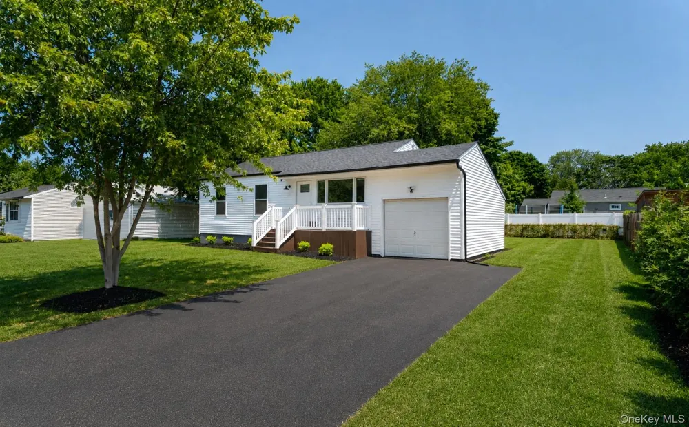 743 Hoffman Avenue Bellport, NY 11713