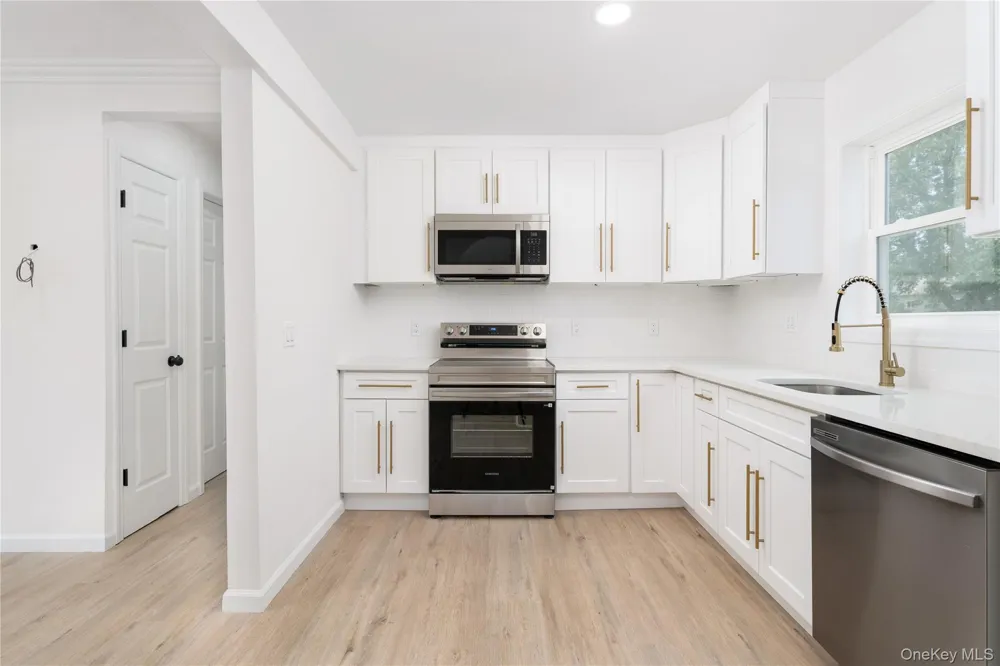743 Hoffman Avenue Bellport, NY 11713