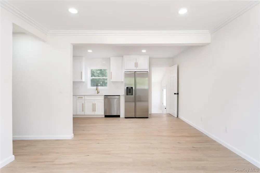743 Hoffman Avenue Bellport, NY 11713