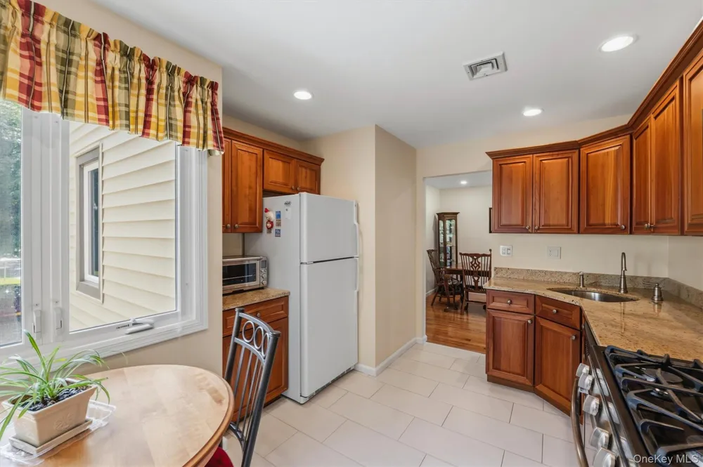3302 Homestead Court Peekskill, NY 10566