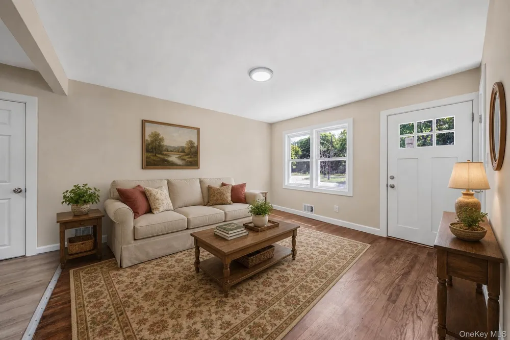 948 Walker Street Bellport, NY 11713