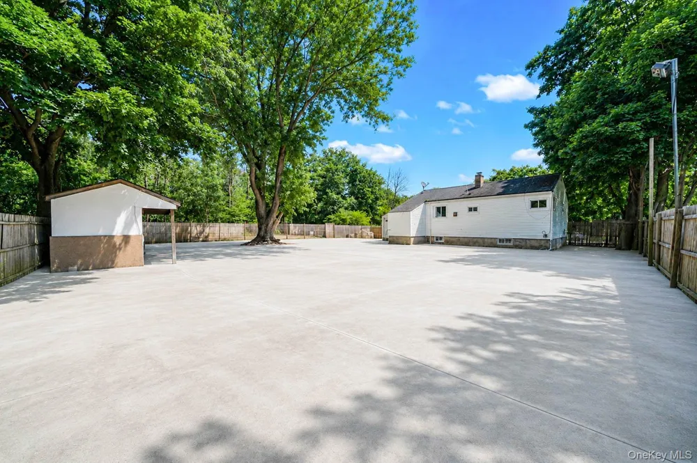 948 Walker Street Bellport, NY 11713