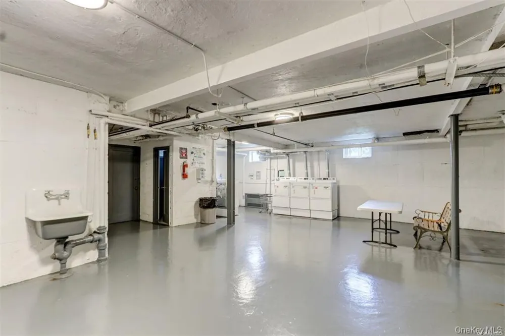 1385 Broadway #A33 Hewlett, NY 11557
