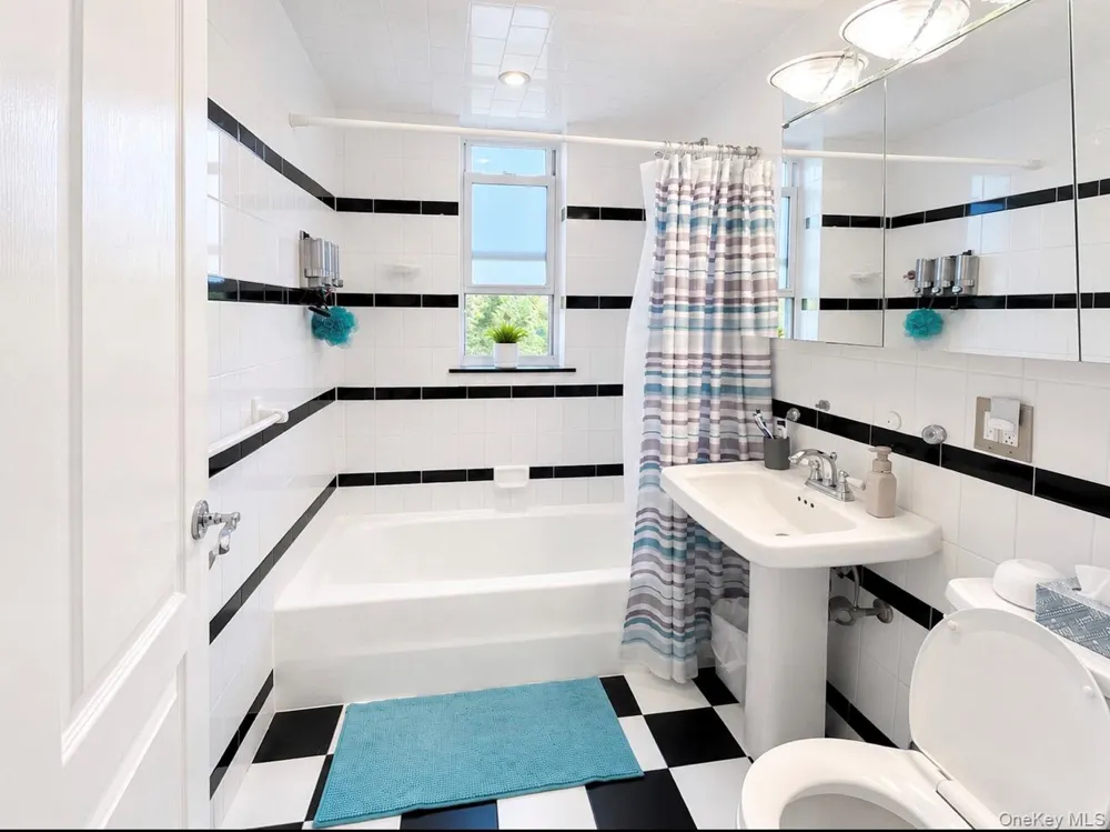 1385 Broadway #A33 Hewlett, NY 11557