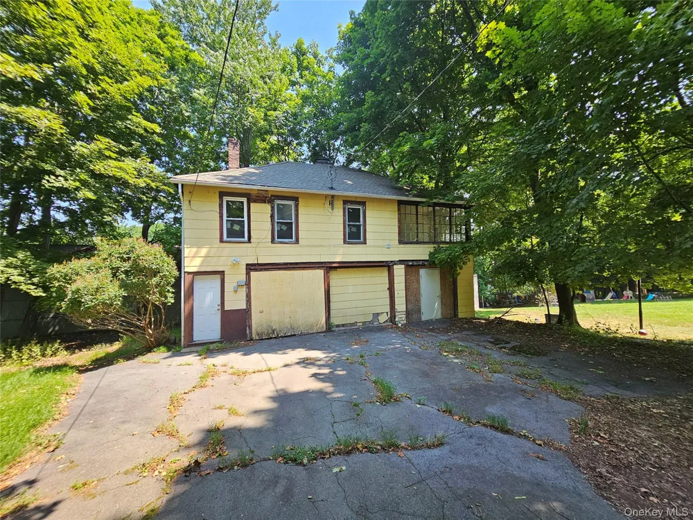 62 Clinton Avenue Monticello, NY 12701