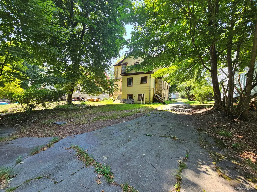 62 Clinton Avenue Monticello, NY 12701