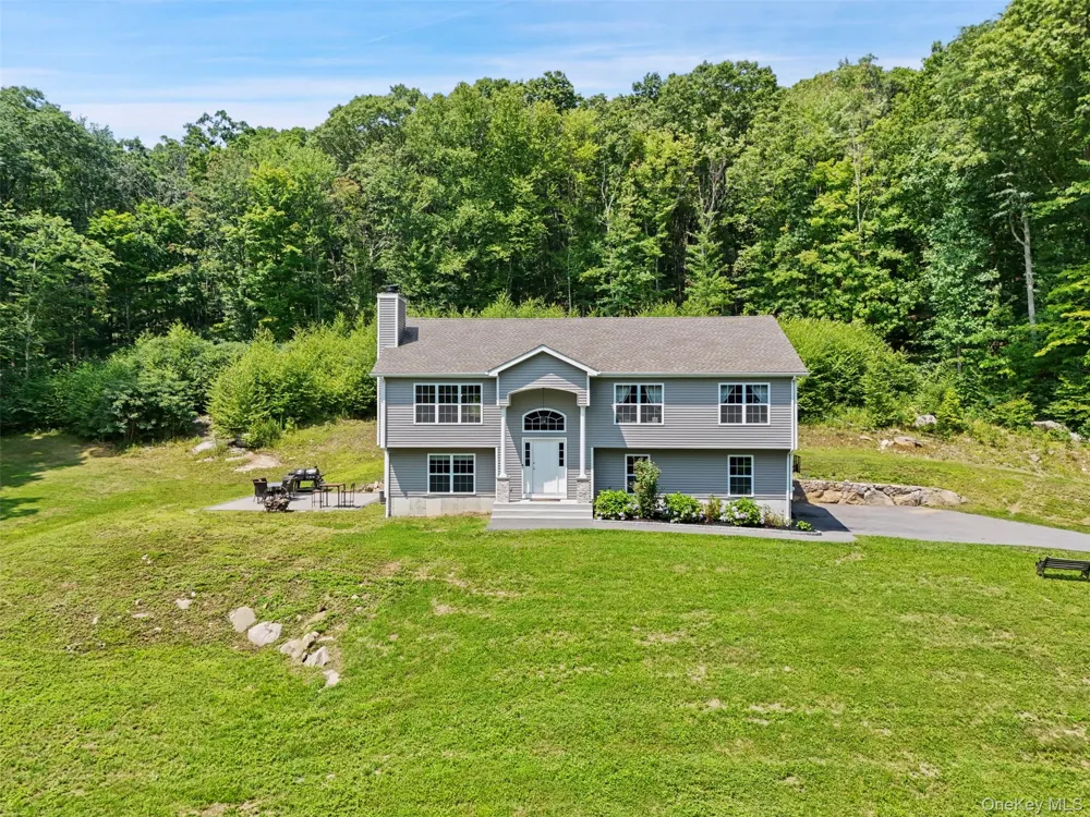 71 Hitchcock Hill Road Mahopac, NY 10541