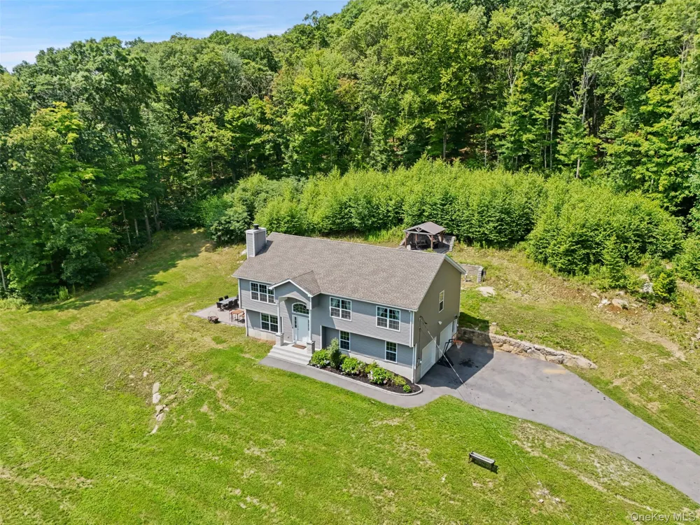 71 Hitchcock Hill Road Mahopac, NY 10541