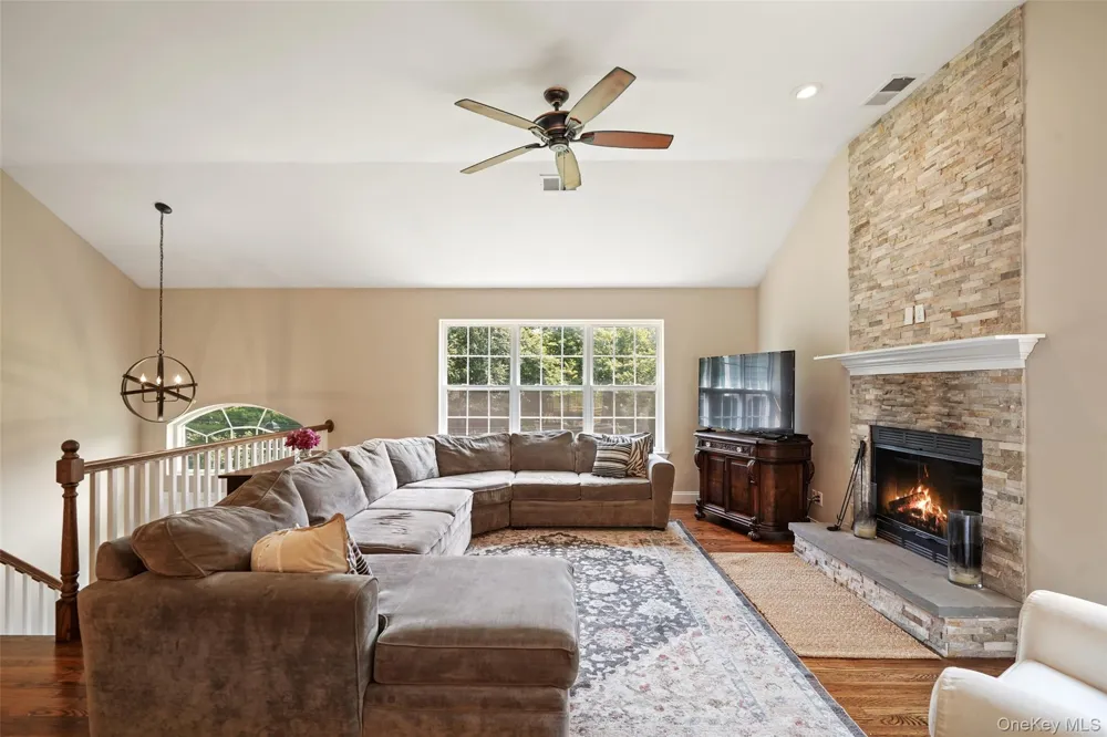 71 Hitchcock Hill Road Mahopac, NY 10541