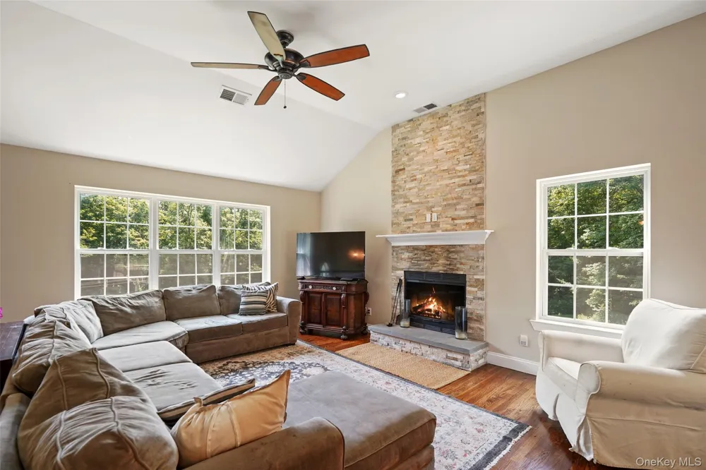71 Hitchcock Hill Road Mahopac, NY 10541