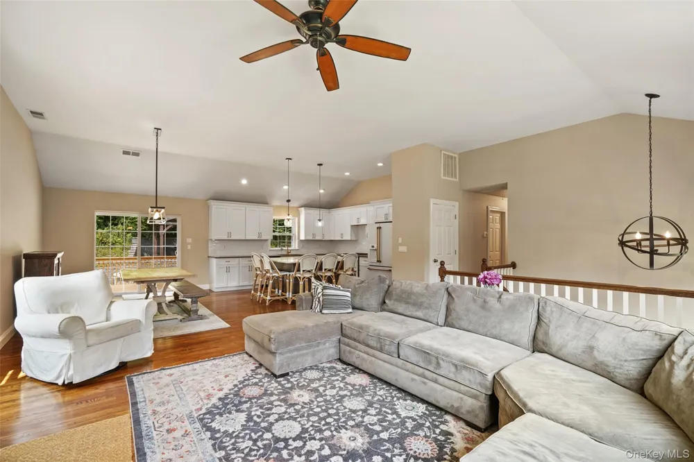 71 Hitchcock Hill Road Mahopac, NY 10541