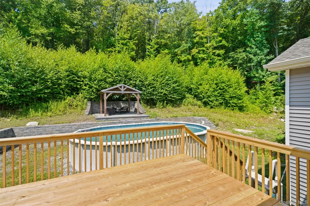 71 Hitchcock Hill Road Mahopac, NY 10541