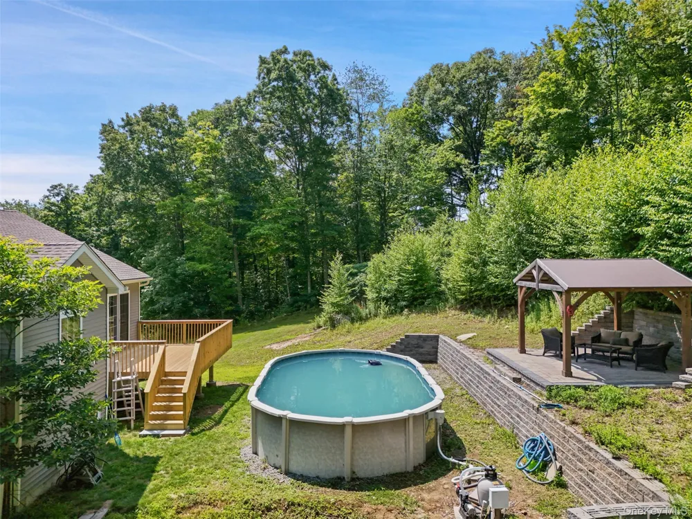 71 Hitchcock Hill Road Mahopac, NY 10541