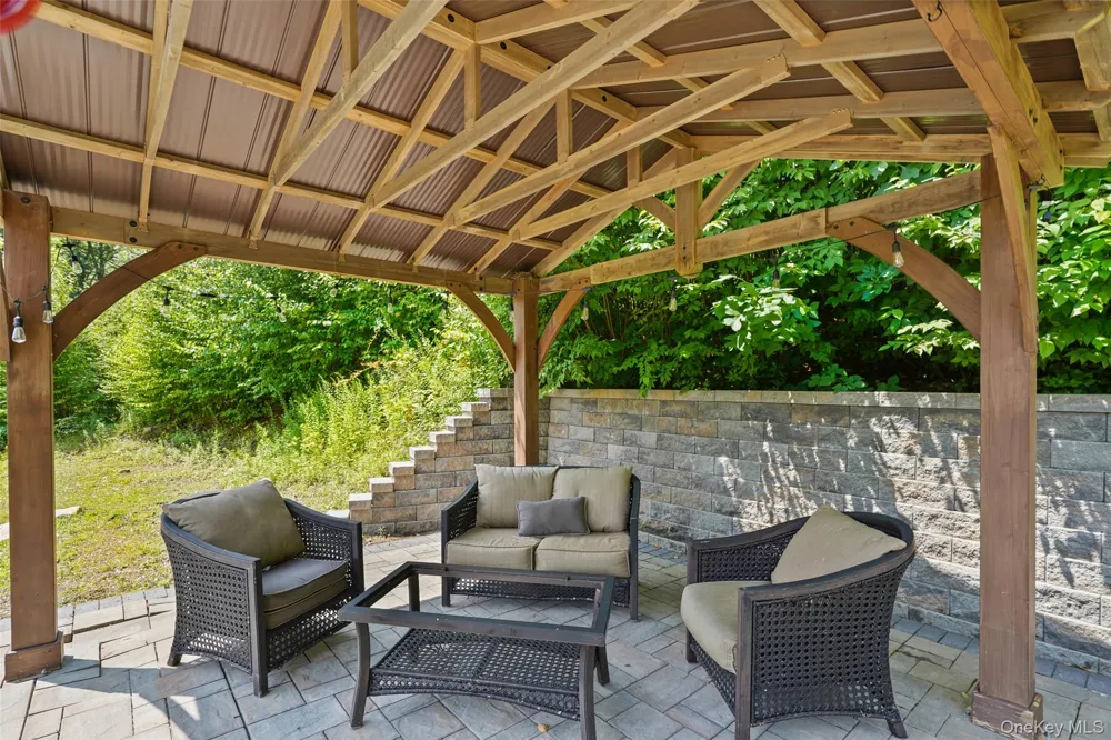 71 Hitchcock Hill Road Mahopac, NY 10541