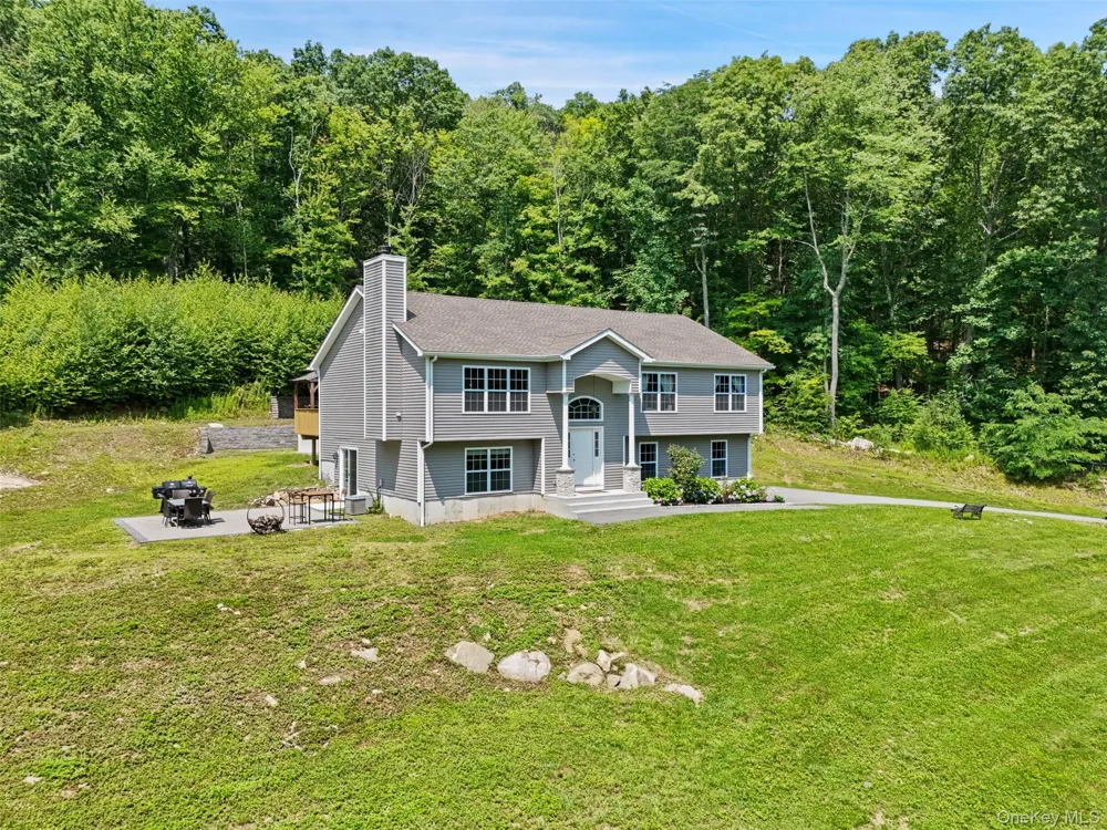 71 Hitchcock Hill Road Mahopac, NY 10541