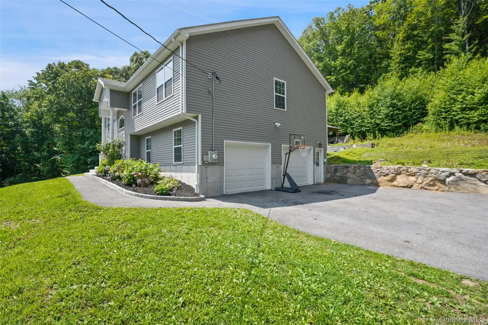 71 Hitchcock Hill Road Mahopac, NY 10541