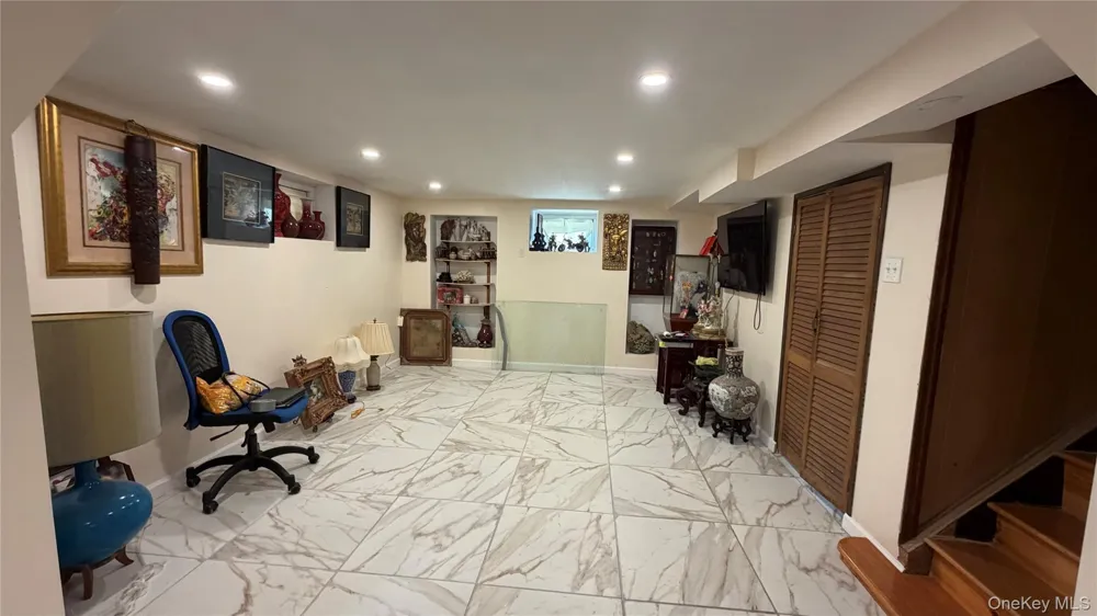 50-27 192nd Street Fresh Meadows, NY 11365