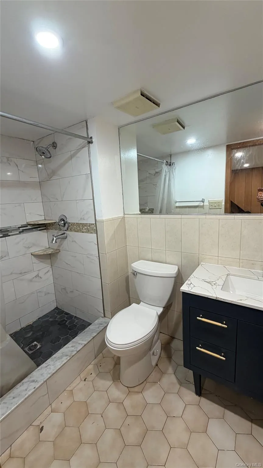50-27 192nd Street Fresh Meadows, NY 11365