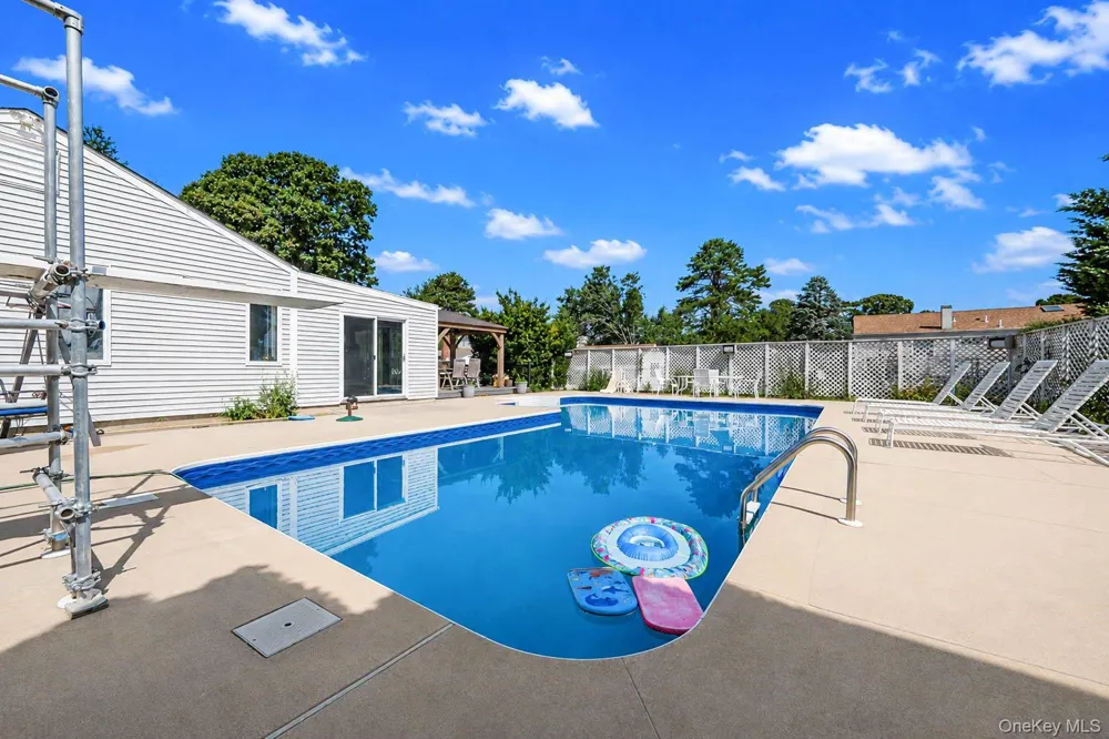 23 Cottage Drive Farmingville, NY 11738