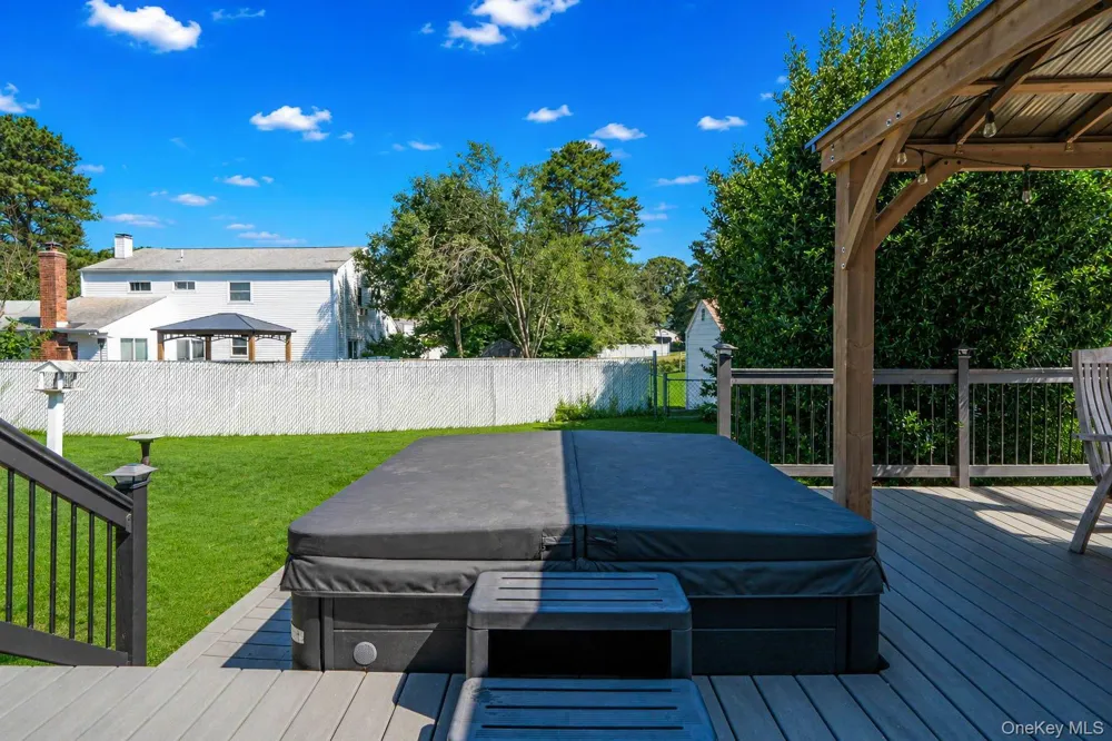 23 Cottage Drive Farmingville, NY 11738
