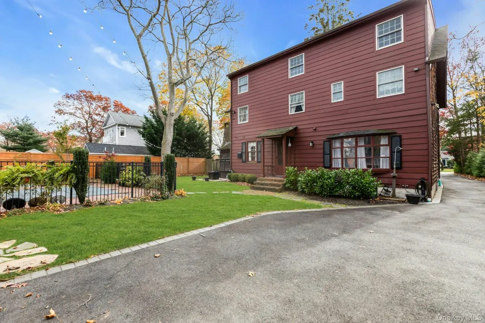 105 Academy Street Bayport, NY 11705