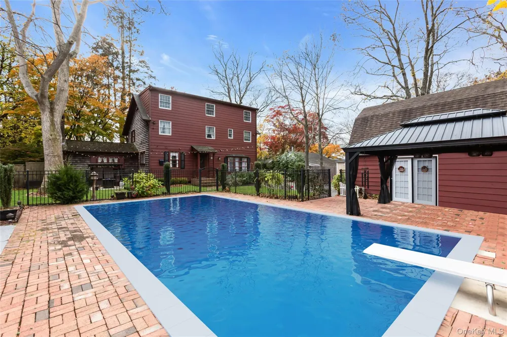 105 Academy Street Bayport, NY 11705