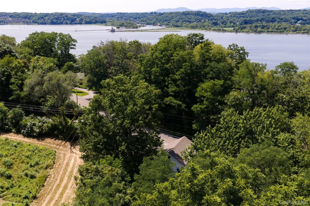 420 Rhinecliff Road Rhinebeck, NY 12572
