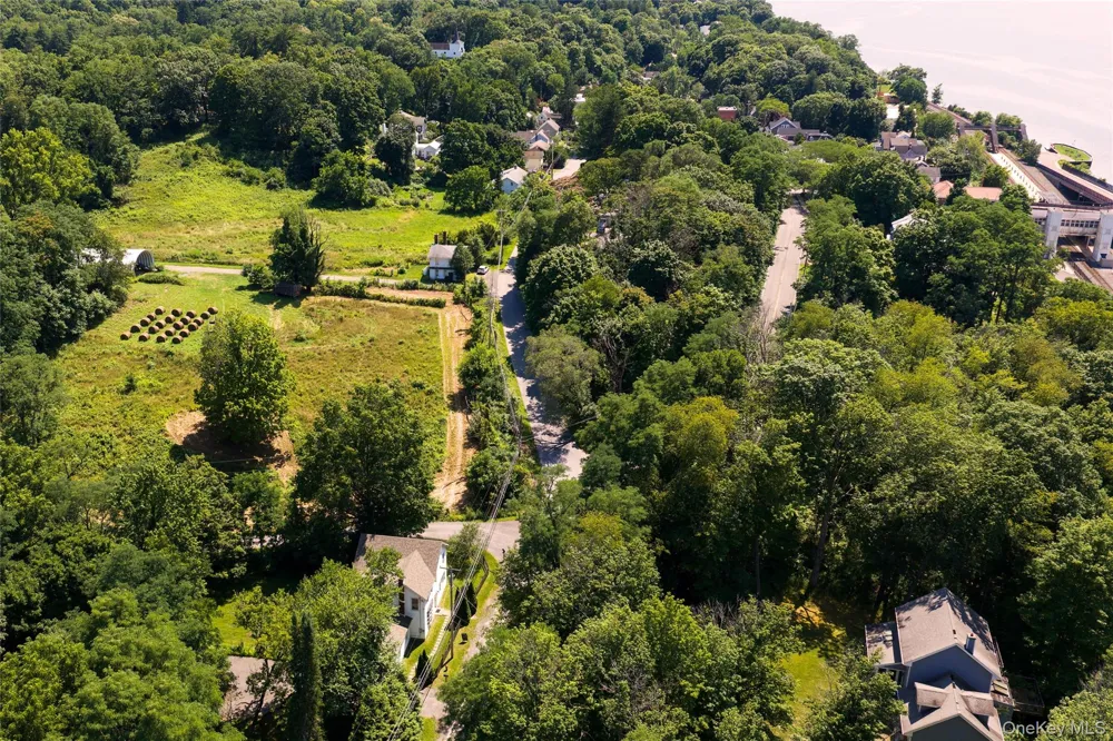 420 Rhinecliff Road Rhinebeck, NY 12572