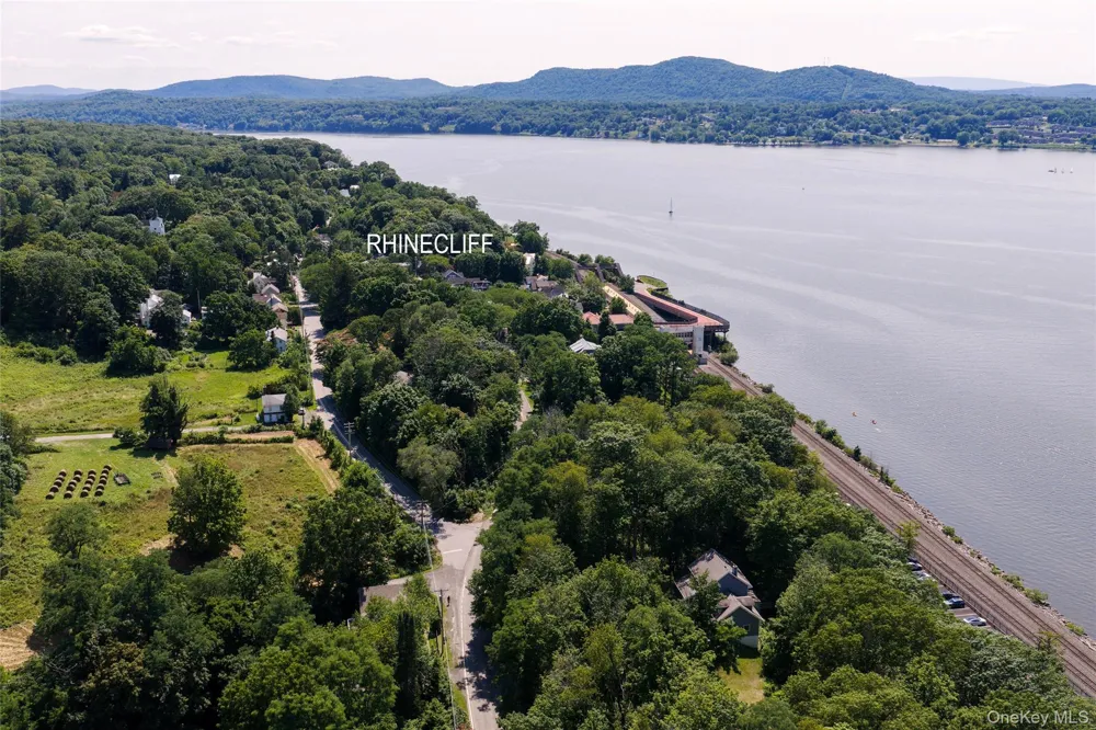 420 Rhinecliff Road Rhinebeck, NY 12572