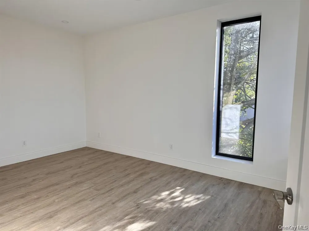362 W MERRICK ROAD #207 Valley Stream, NY 11580