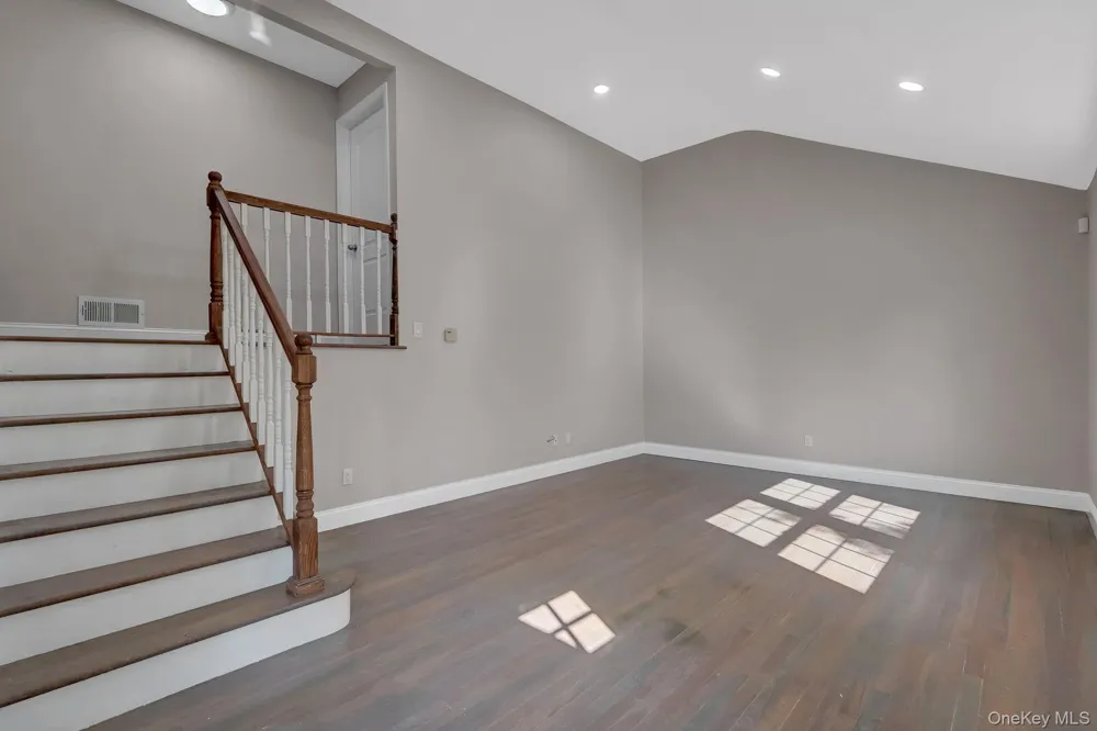 128 W 17th Street Deer Park, NY 11729