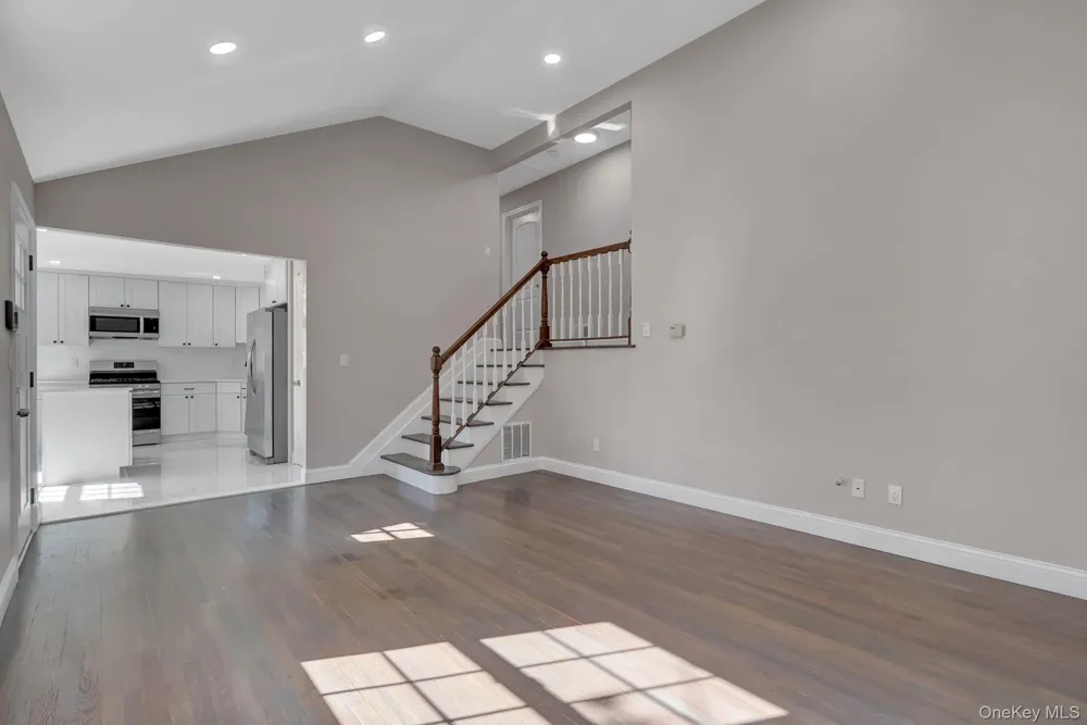 128 W 17th Street Deer Park, NY 11729