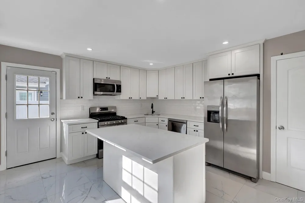 128 W 17th Street Deer Park, NY 11729