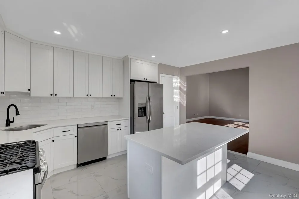 128 W 17th Street Deer Park, NY 11729