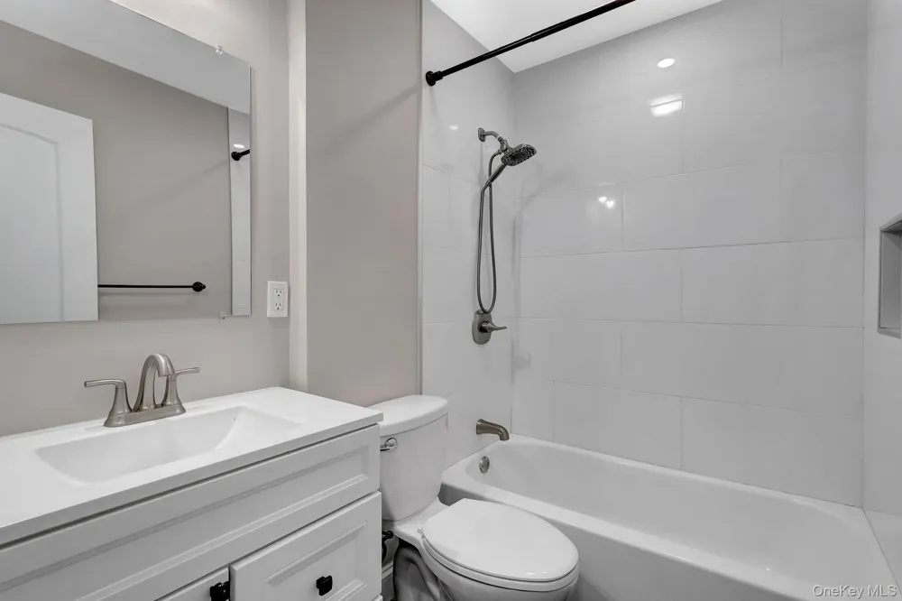 128 W 17th Street Deer Park, NY 11729