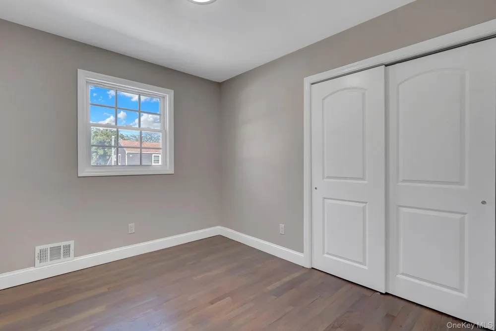 128 W 17th Street Deer Park, NY 11729