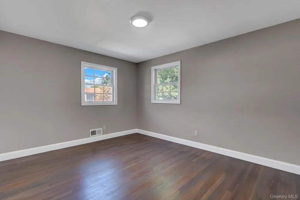 128 W 17th Street Deer Park, NY 11729
