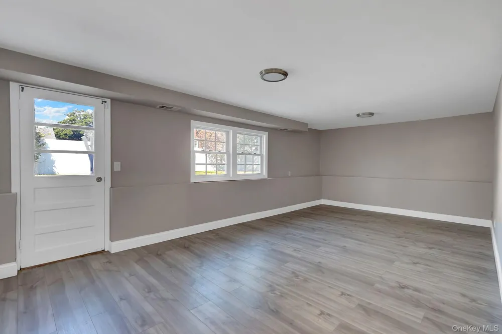 128 W 17th Street Deer Park, NY 11729