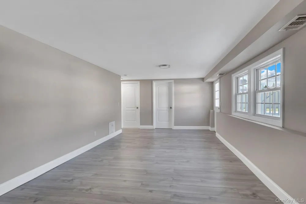 128 W 17th Street Deer Park, NY 11729