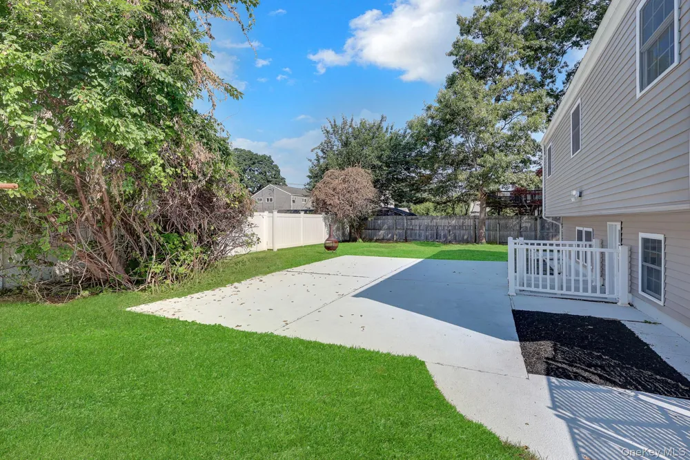 128 W 17th Street Deer Park, NY 11729
