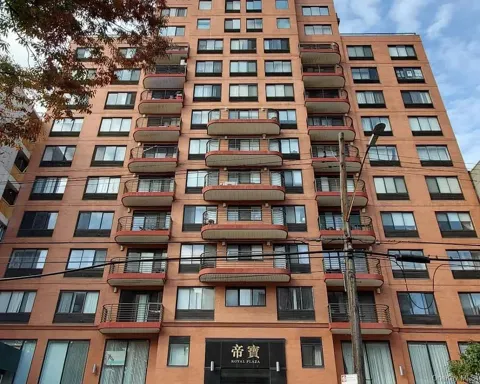 13235 41st Road #12A