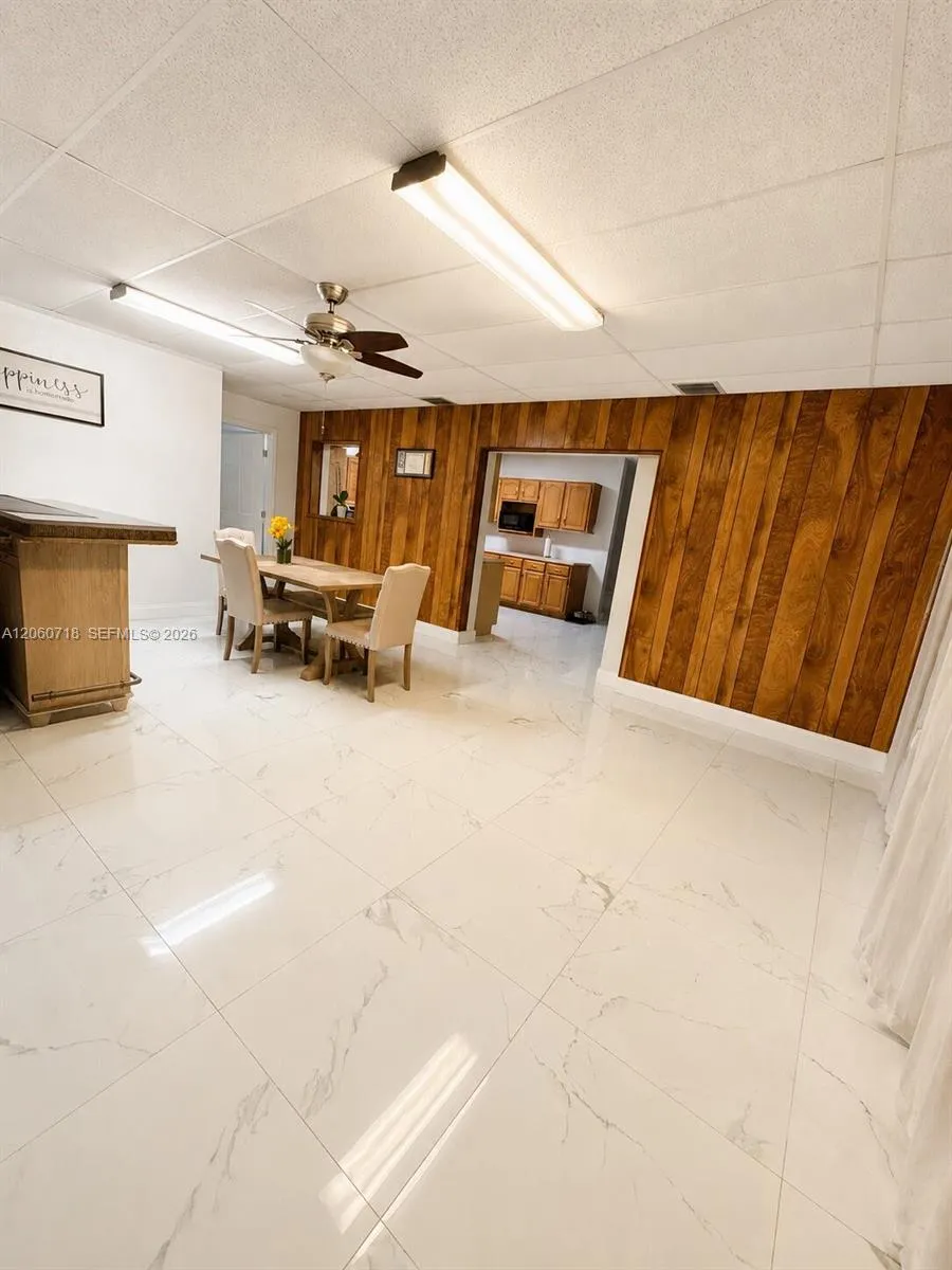9395 Nassau Dr Cutler Bay, FL 33189