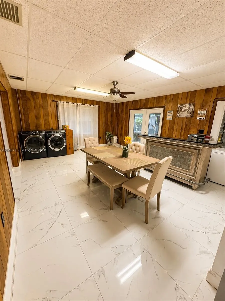 9395 Nassau Dr Cutler Bay, FL 33189