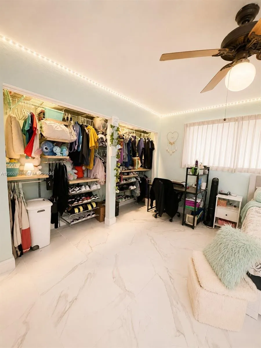 9395 Nassau Dr Cutler Bay, FL 33189