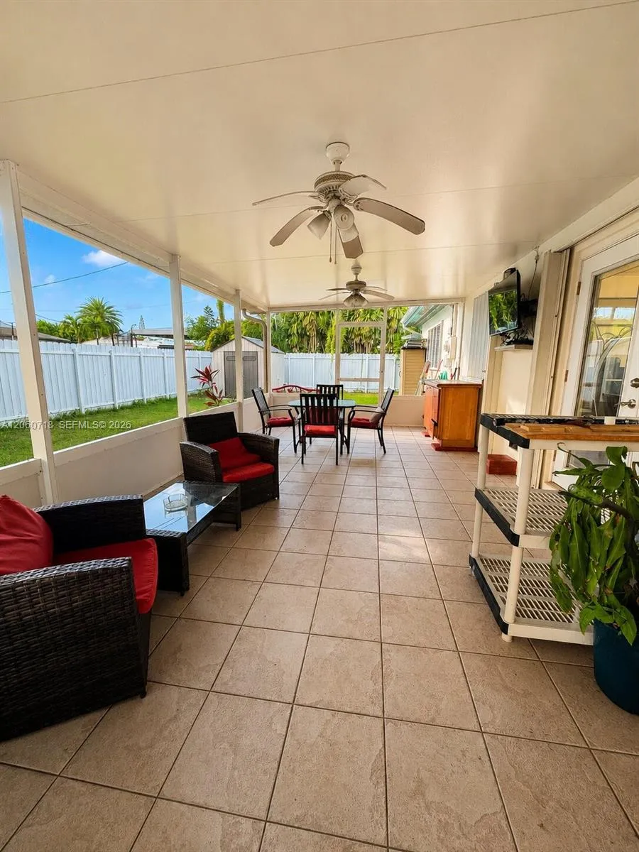 9395 Nassau Dr Cutler Bay, FL 33189