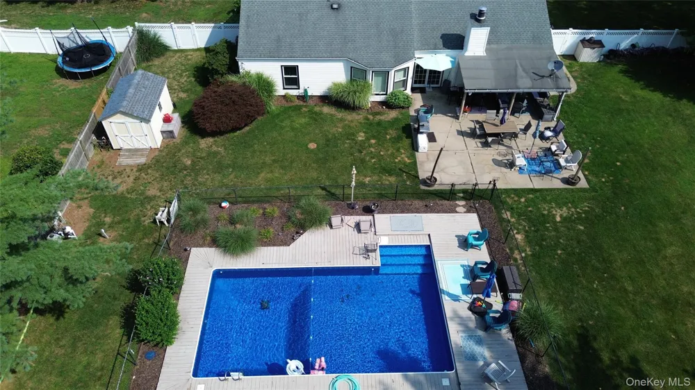 9 Singingwood Drive Stony Brook, NY 11790