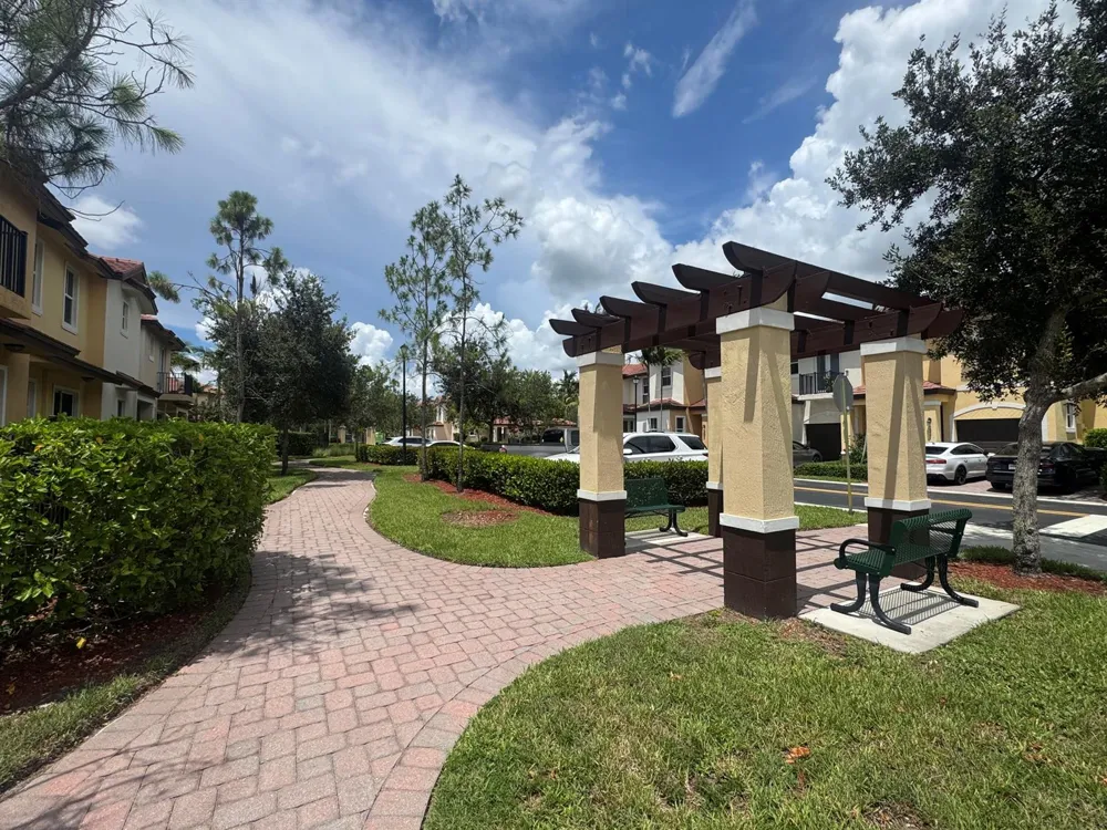 6958 Long Pine Circle Coconut Creek, FL 33073
